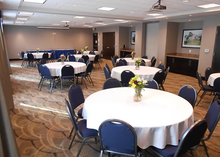 Holiday Inn Express & Suites - Kansas City Ku Medical Center By Ihg