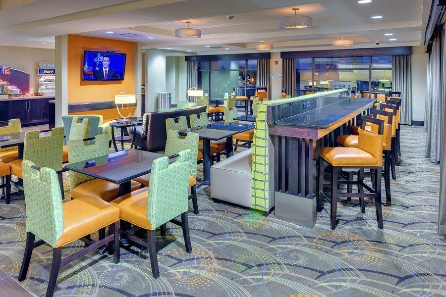 Express & - Kansas Ku Medical Center By Ihg Hotel 3*
