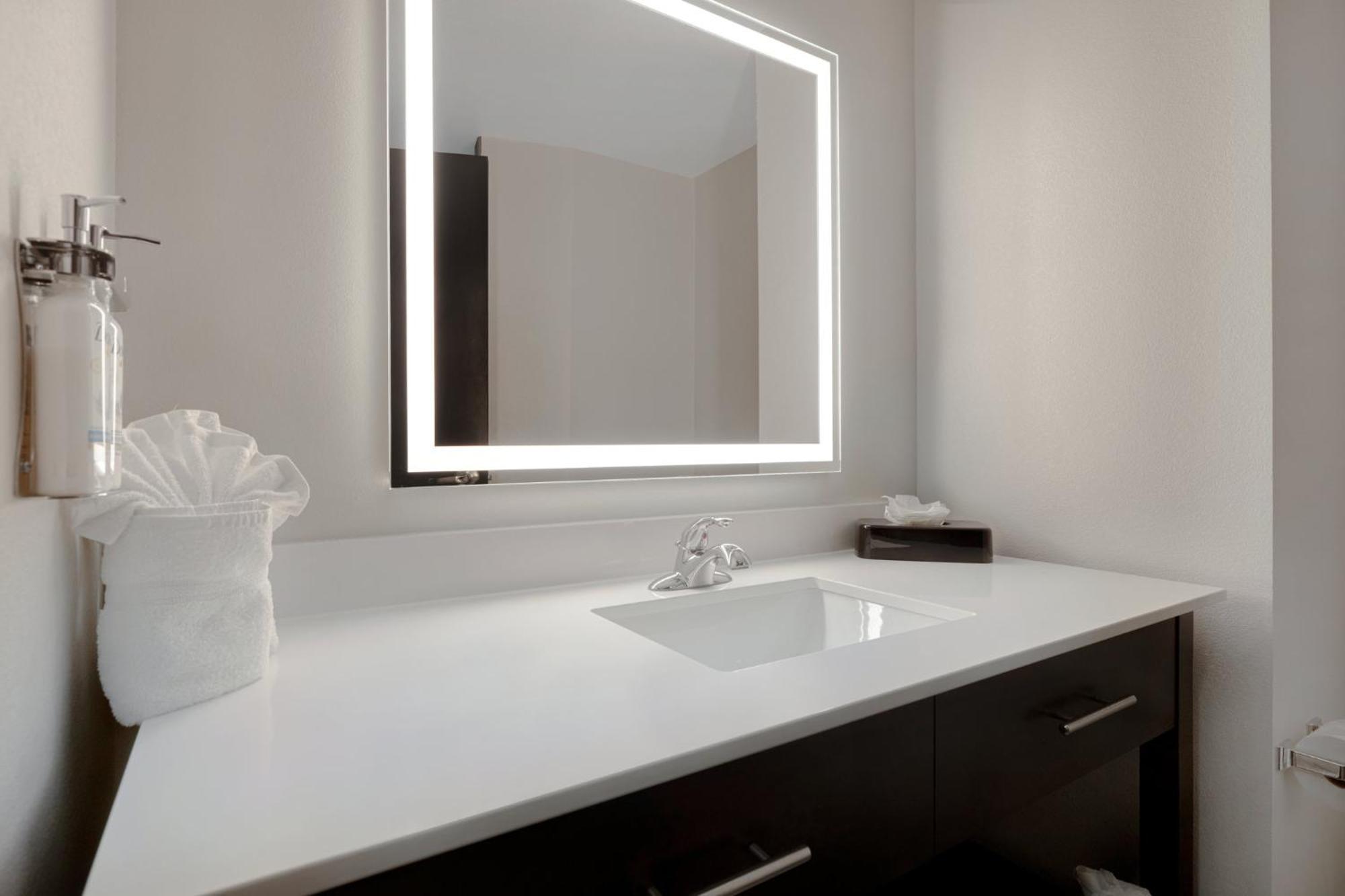 Express & - Kansas Ku Medical Center By Ihg Hotel