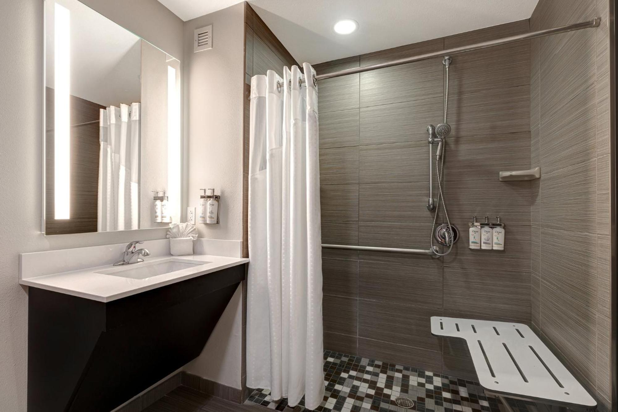 Express & - Kansas Ku Medical Center By Ihg Hotel
